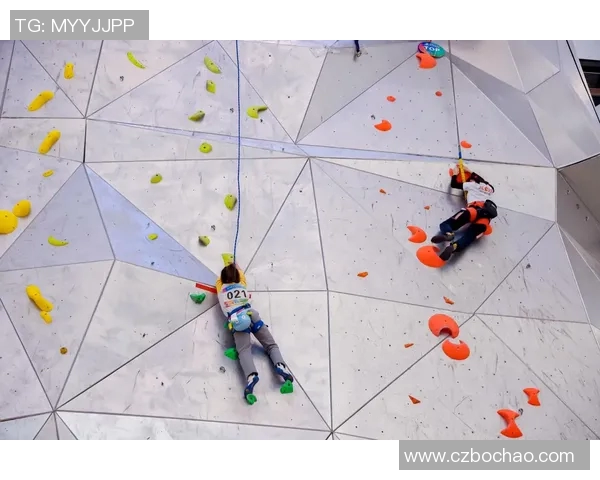 广州攀岩队在极限运动嘉年华中的默契配合与精彩表现点评